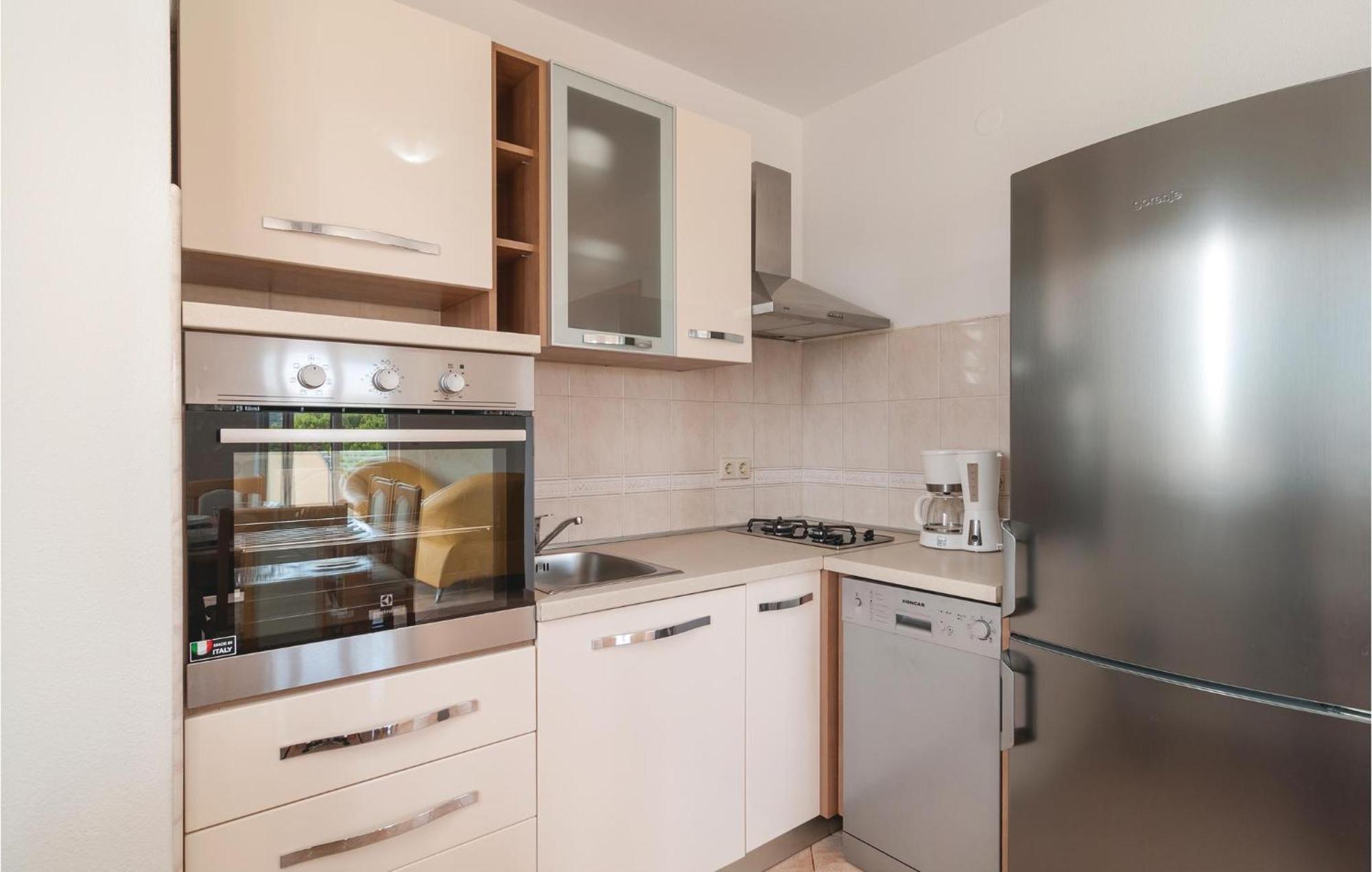 Stunning Apartment In Sevid With Kitchen Bagian luar foto