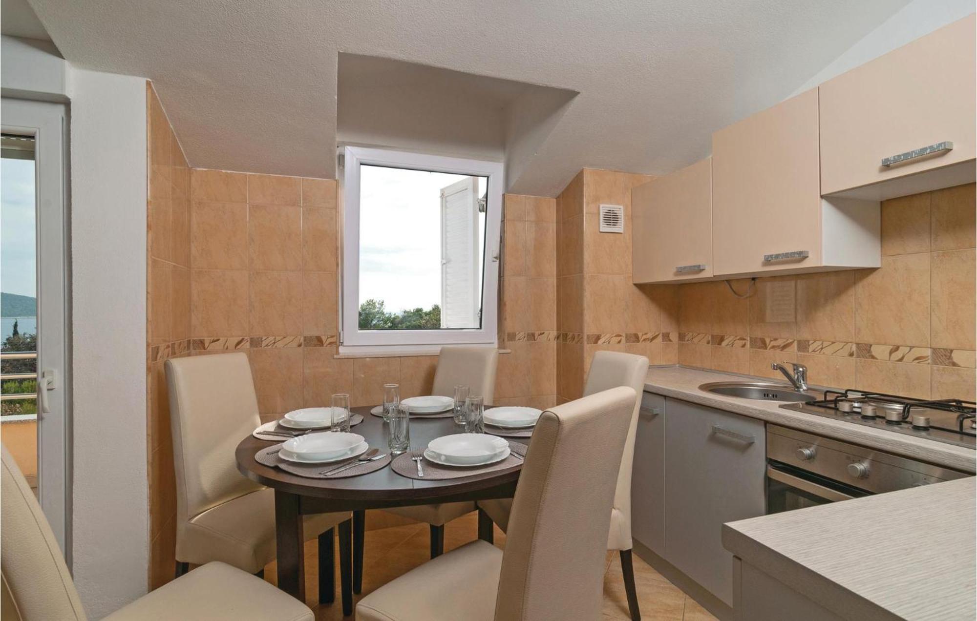 Stunning Apartment In Sevid With Kitchen Bagian luar foto